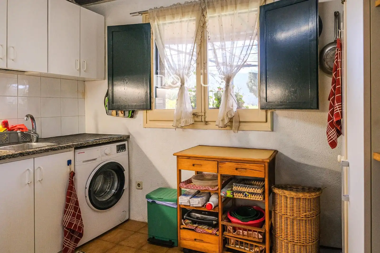 Cocina de Finca rústica en venta en Besalú con Jardín privado