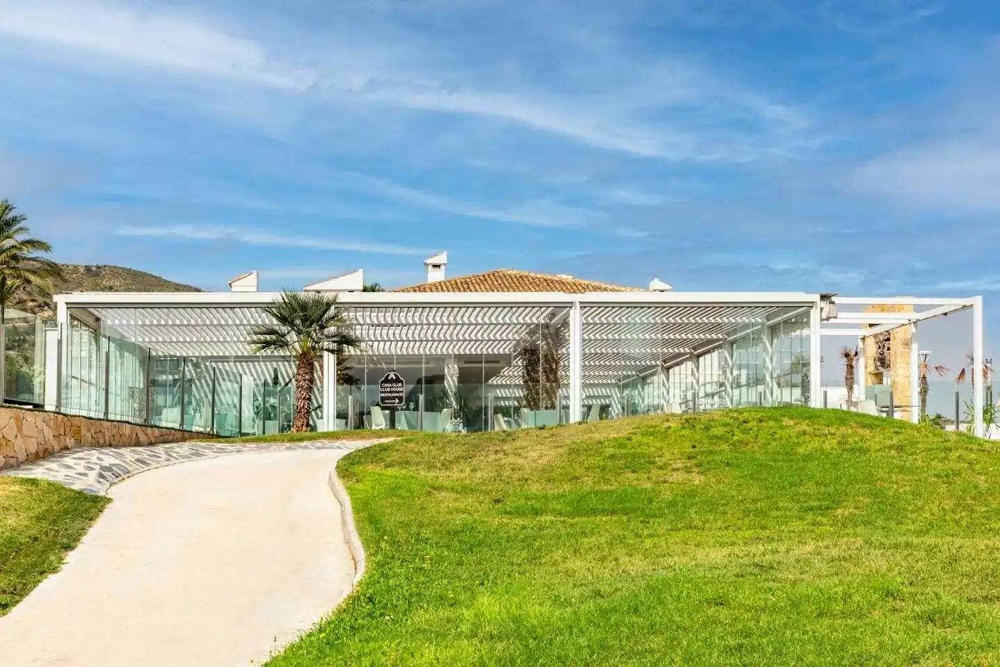 Vista exterior de Planta baixa en venda en Monforte del Cid amb Aire condicionat, Calefacció i Jardí privat