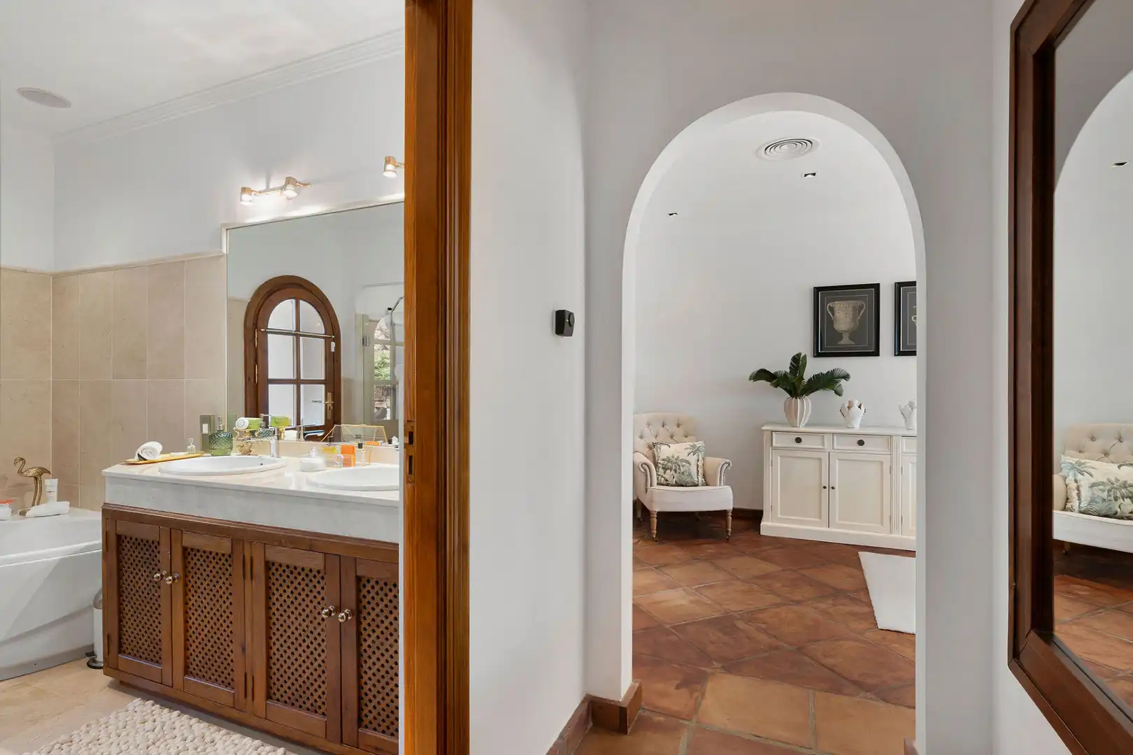Houses for sale in Benahavís  with Air Conditioner, Private garden and Swimming Pool