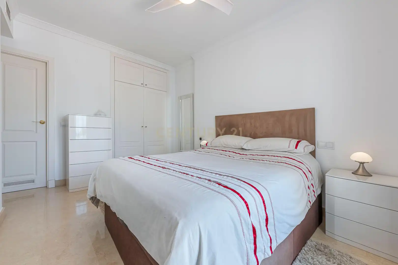 Habitación de Apartamento en venta en Marbella con Aire acondicionado, Jardín privado y Trastero