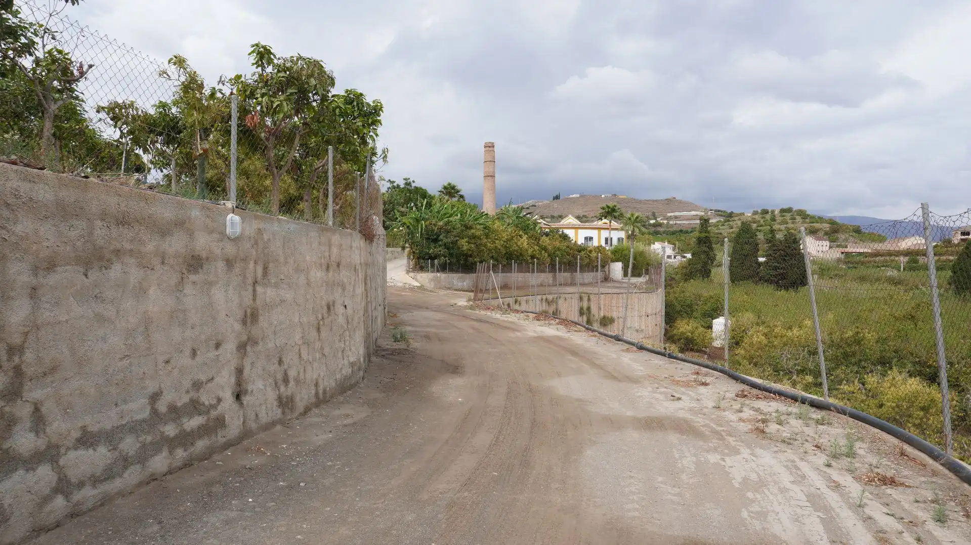 Außenansicht von Fabrikhallen zum Verkauf in Motril