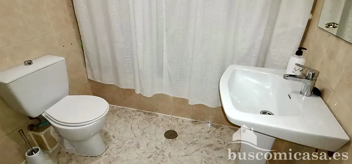 Bany de Pis en venda en Linares amb Aire condicionat, Calefacció i Balcó
