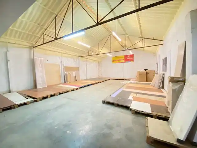 Nave industrial en venta en Badajoz