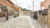 Vista exterior de Casa o xalet en venda en  Barcelona Capital amb Terrassa i Balcó