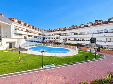 Duplex with pool for sale in Sevilla la Nueva