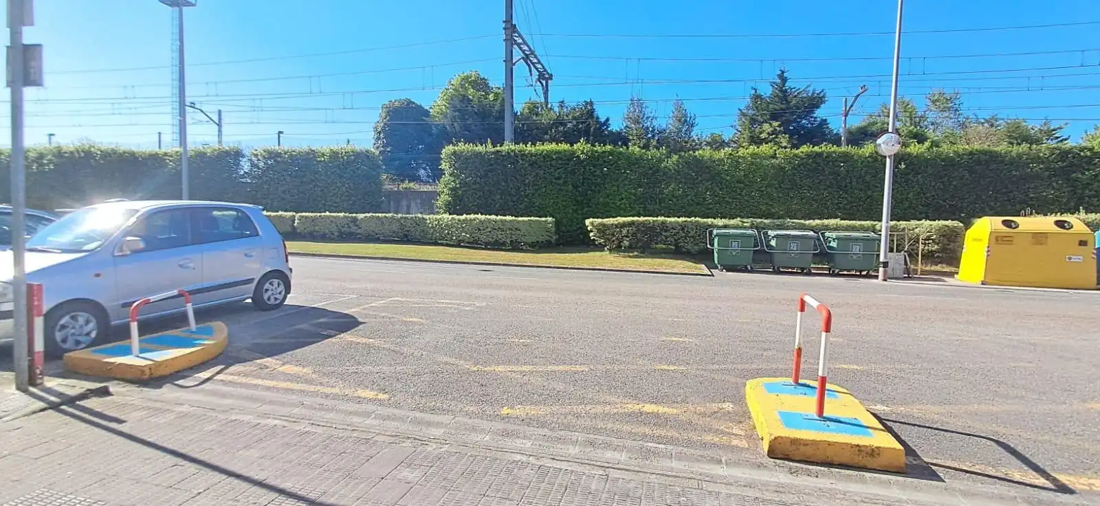 Vista exterior de Garaje en venta en Santa Cruz de Bezana