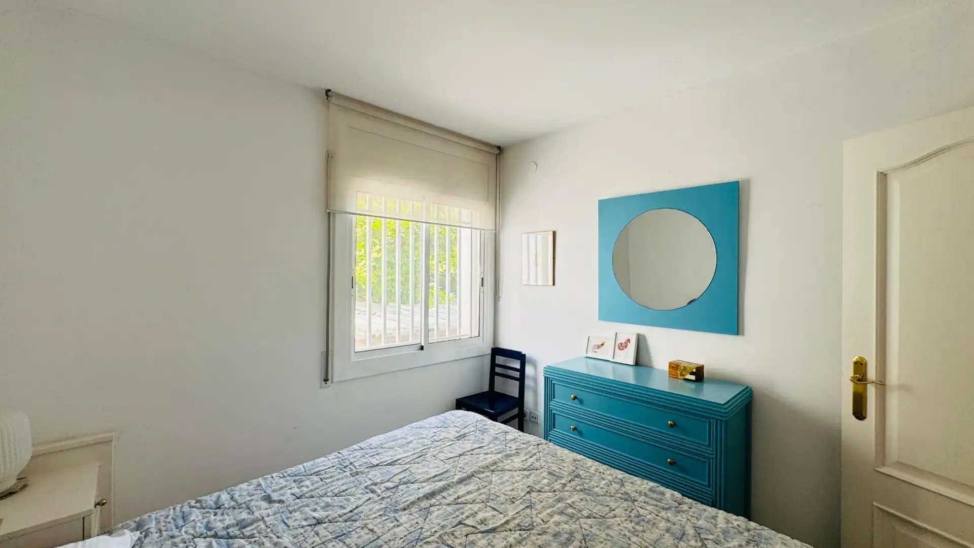 Schlafzimmer von Erdgeschoss zur Miete in Vilanova i la Geltrú mit Klimaanlage, Heizung und Terrasse