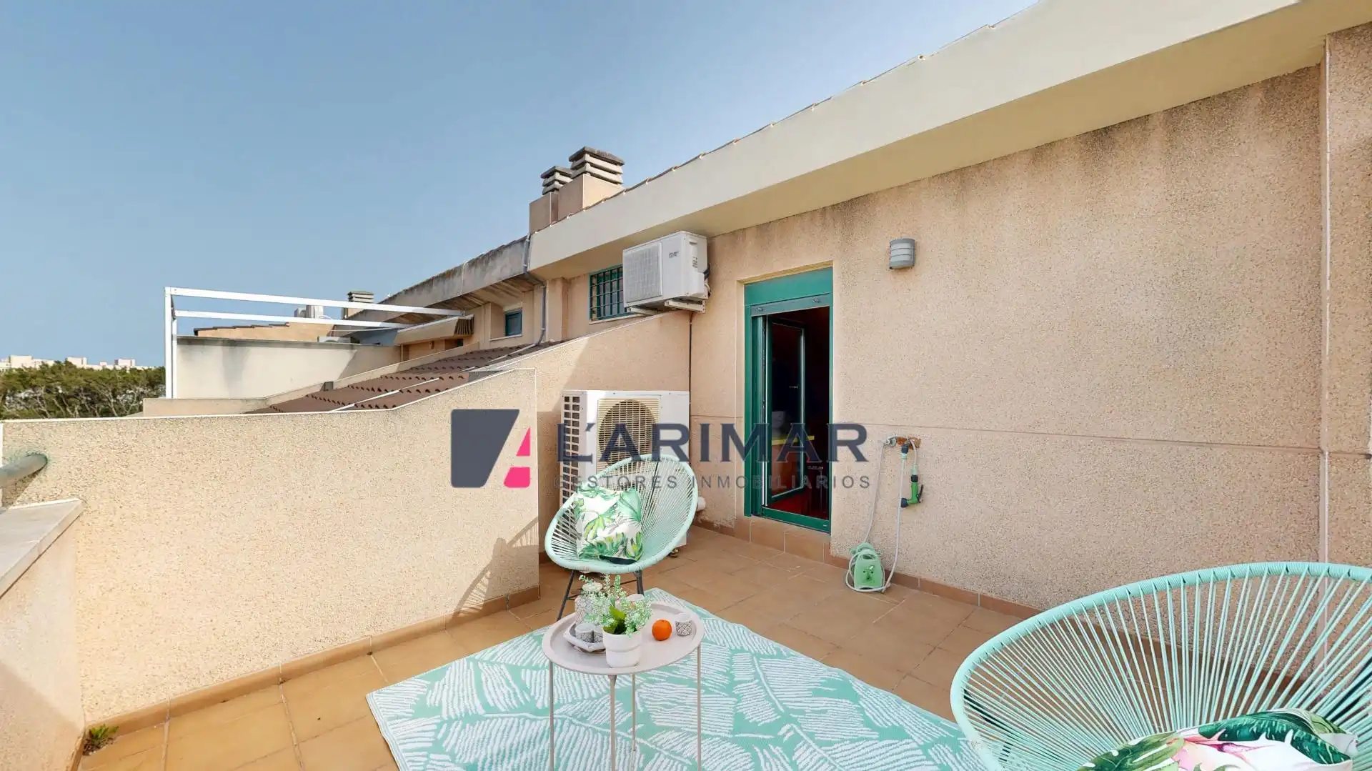 Terrassa de Casa adosada en venda en Alicante / Alacant amb Aire condicionat, Jardí privat i Terrassa