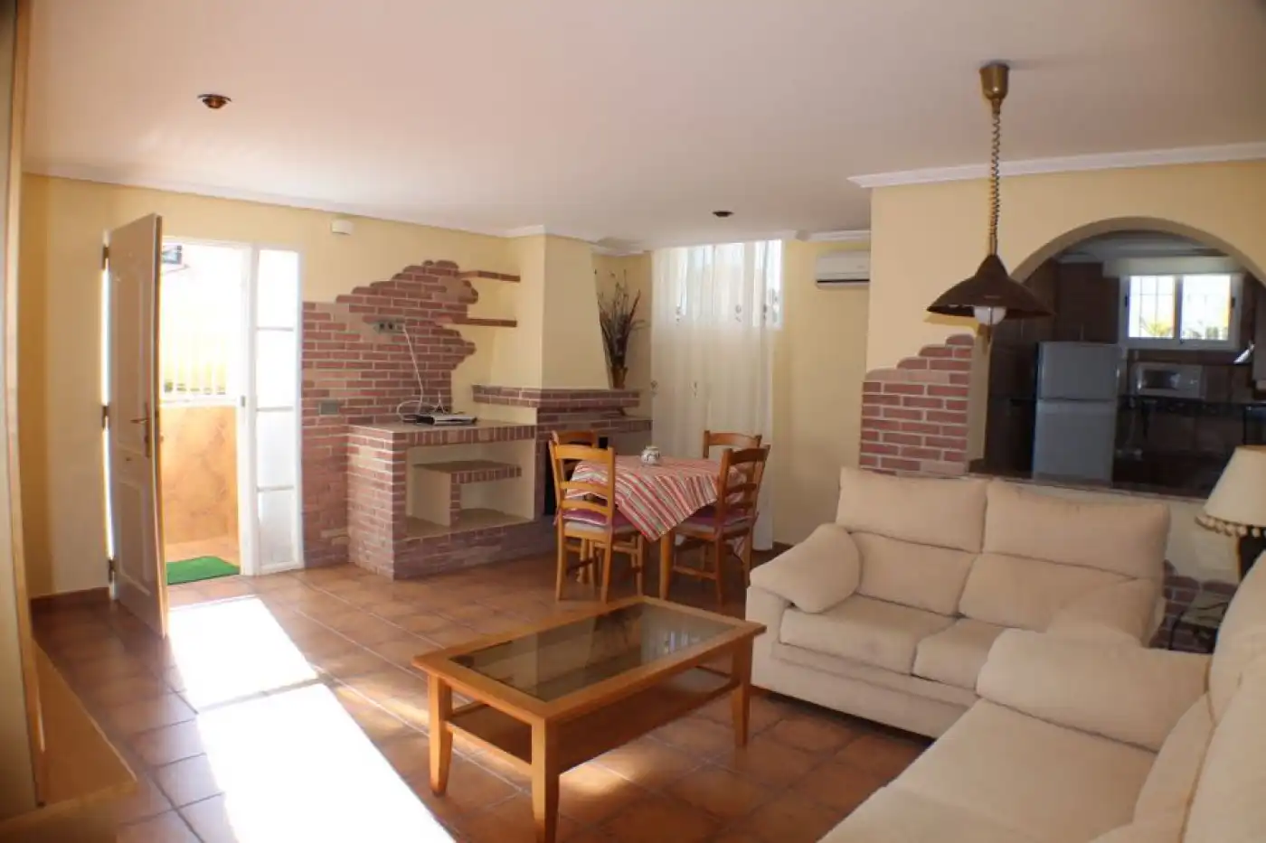 Sala de estar de Casa o chalet en venta en L'Alfàs del Pi con Aire acondicionado, Terraza y Piscina