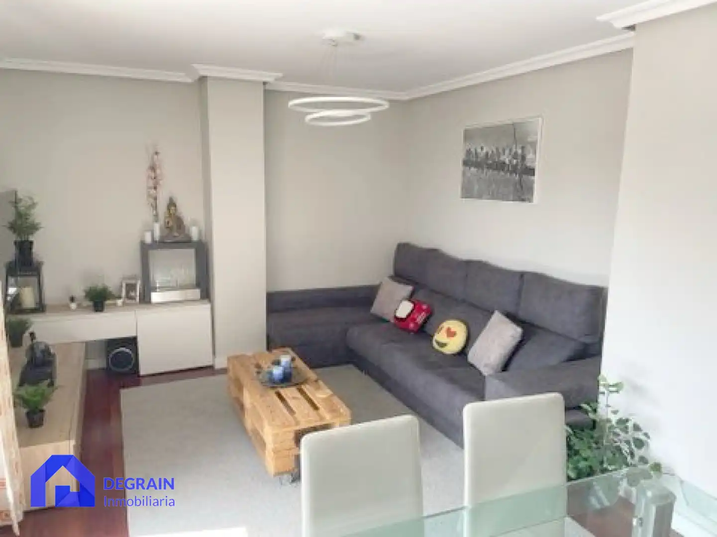 Sala de estar de Ático en venta en Oviedo  con Calefacción, Parquet y Terraza
