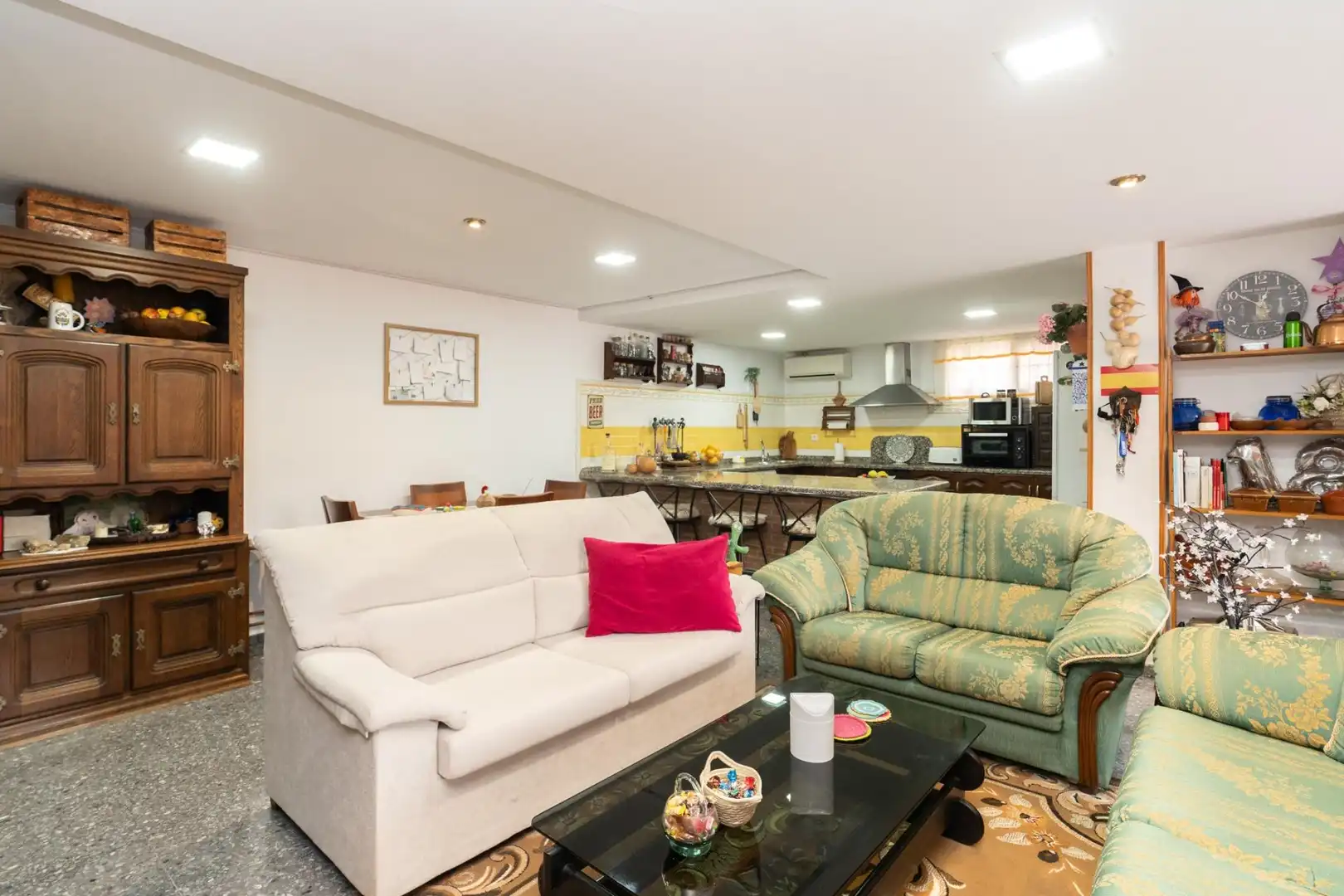 Sala d'estar de Casa o xalet en venda en Motril amb Aire condicionat, Jardí privat i Terrassa