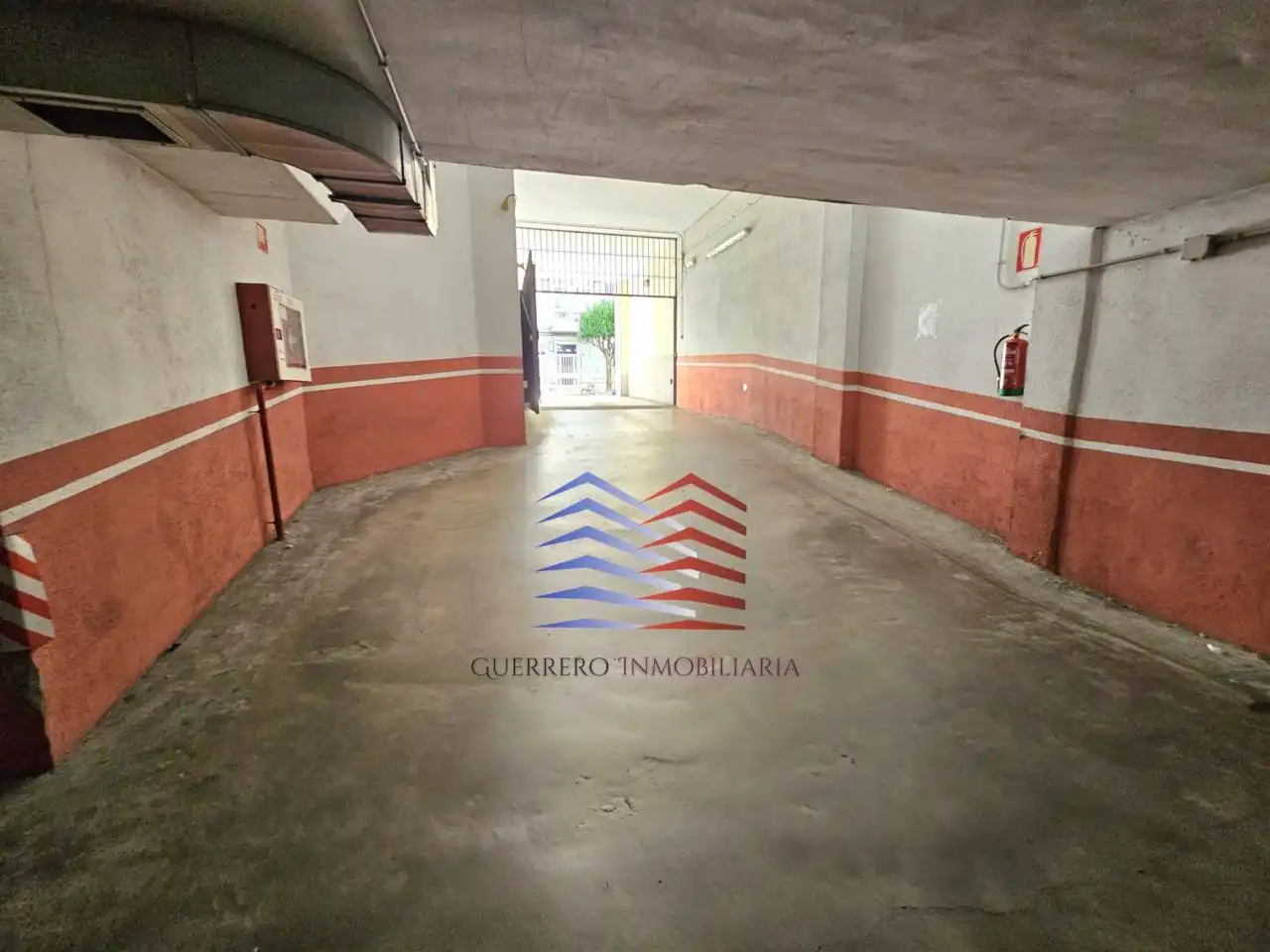 Aparcament de Dúplex de lloguer en Ourense Capital  amb Calefacció, Parquet i Terrassa