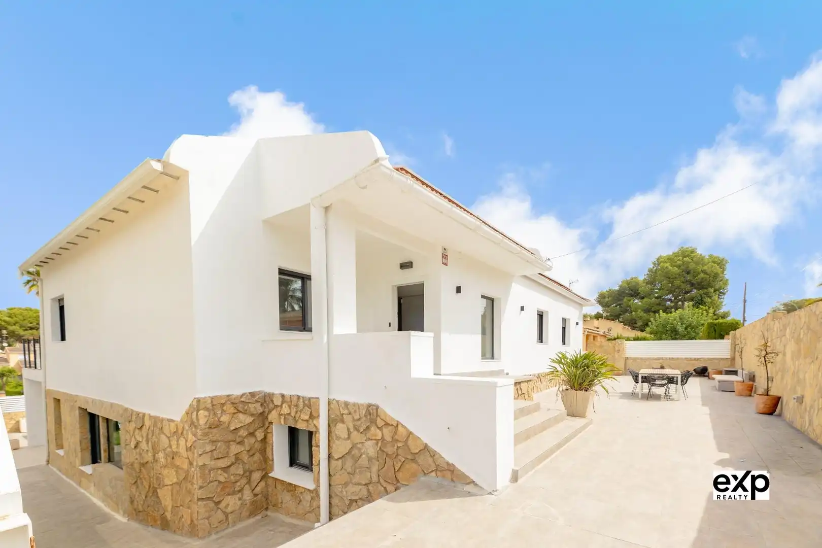 Vista exterior de Casa o chalet en venta en L'Eliana con Aire acondicionado, Calefacción y Jardín privado
