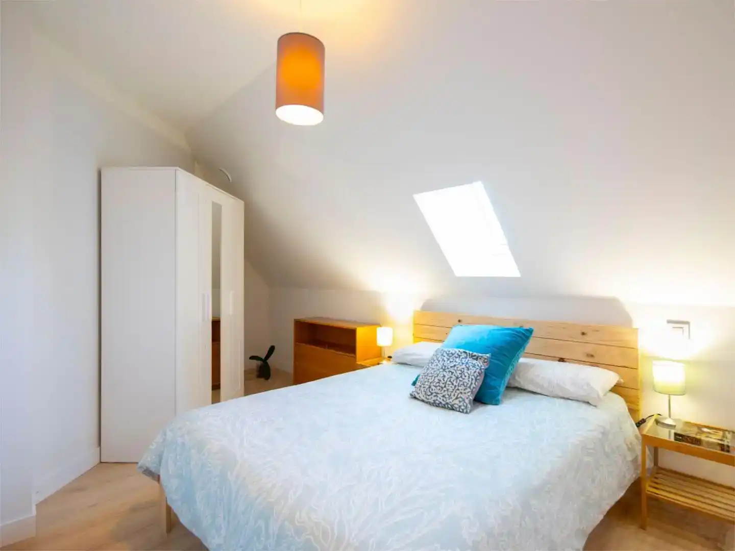 Dormitori de Casa o xalet en venda en Vitoria - Gasteiz amb Aire condicionat i Balcó