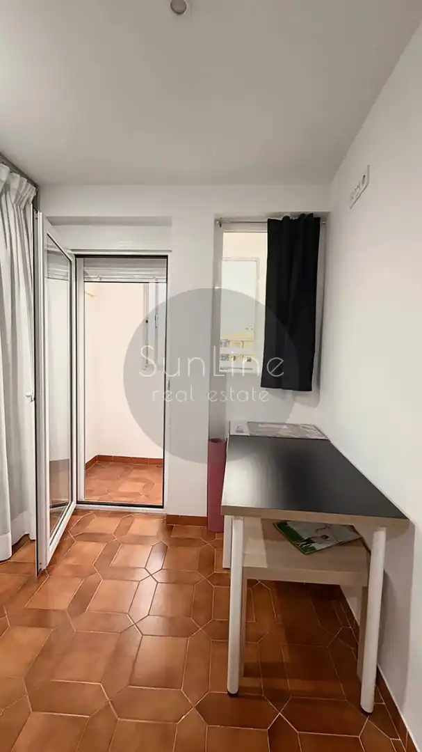 Bedroom of Flat for rent in Valencia  with Air Conditioner, Furnished and Balcony