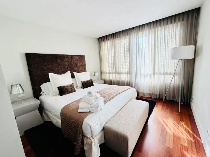 Bedroom of Apartments for rent in Madrid  with Air Conditioner, Private garden and Parquet flooring