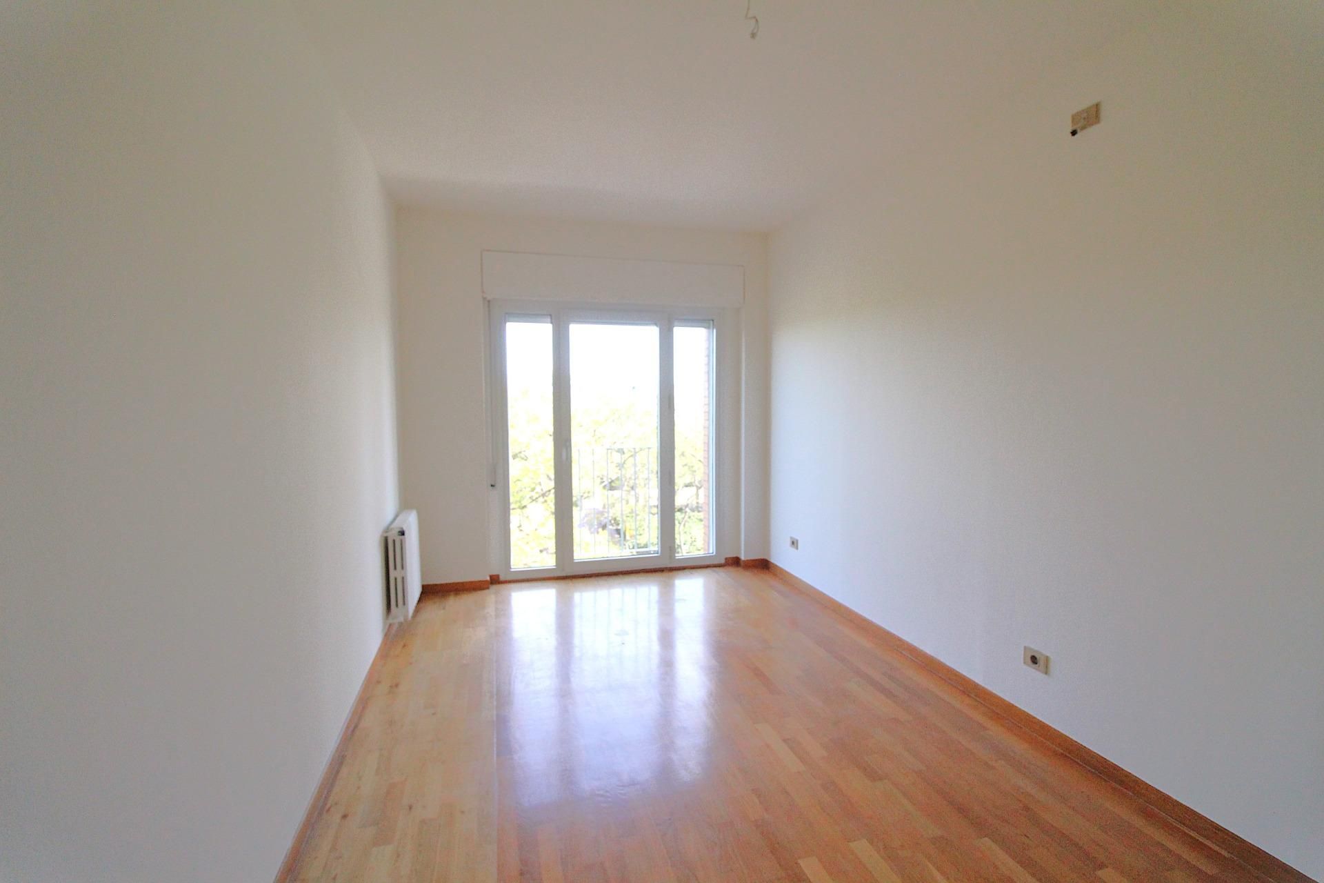 Bedroom of Flat to rent in  Barcelona Capital  with Air Conditioner and Heating