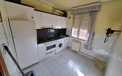 Kitchen of Flat for sale in  Logroño  with Heating