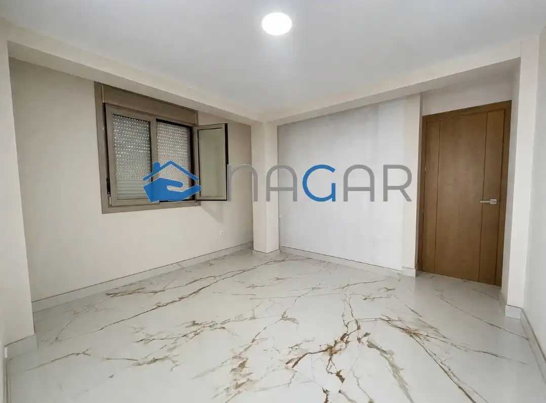 Piso en venta en La Línea de la Concepción, Cádiz