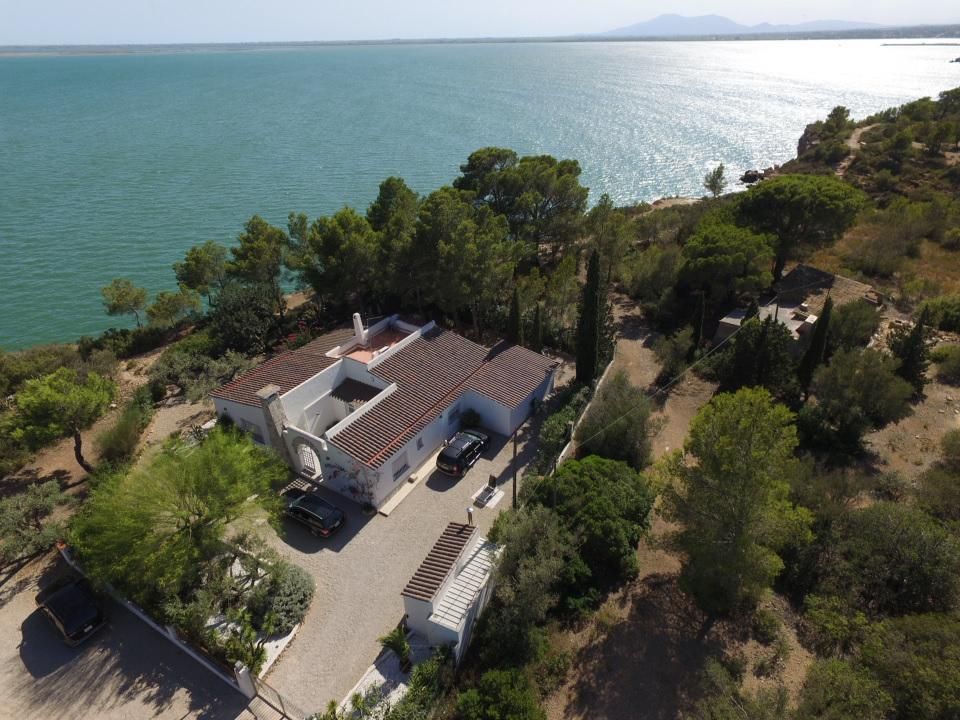 Vista exterior de Casa o xalet en venda en L'Ampolla amb Jardí privat
