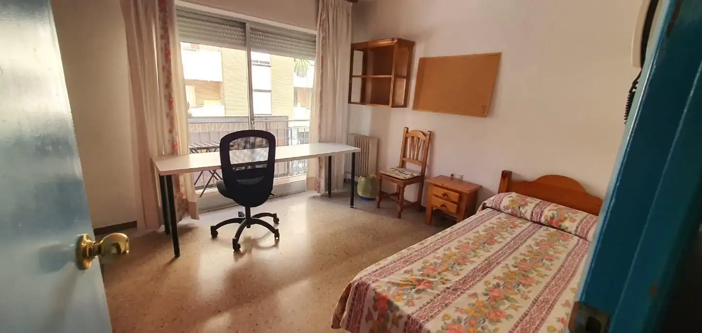 Estudio de alquiler en Calle Calle Melchor Almagro, Centro - Sagrario