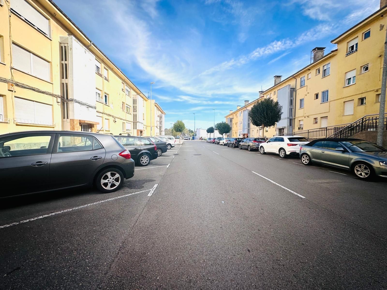 Pis en venda a Avenida ASTURIAS, 14, El Carbayedo - El Quirinal