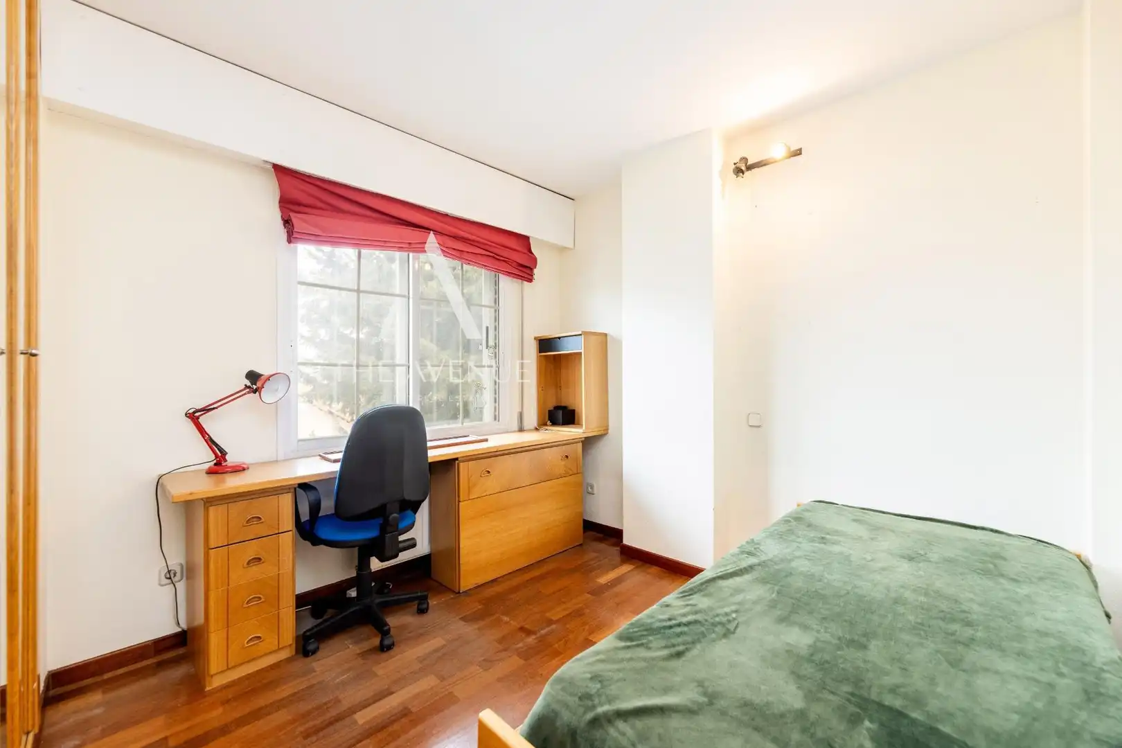 Habitación de Casa adosada en venta en Pozuelo de Alarcón con Calefacción, Jardín privado y Terraza