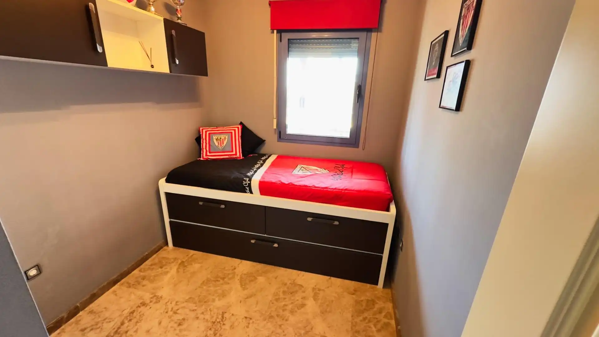 Bedroom of Flat for sale in Benidorm  with Air Conditioner, Furnished and Community pool