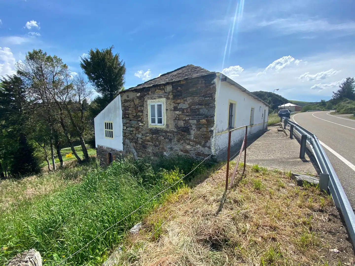 Vista exterior de Finca rústica en venda en Negueira de Muñiz  amb Moblat