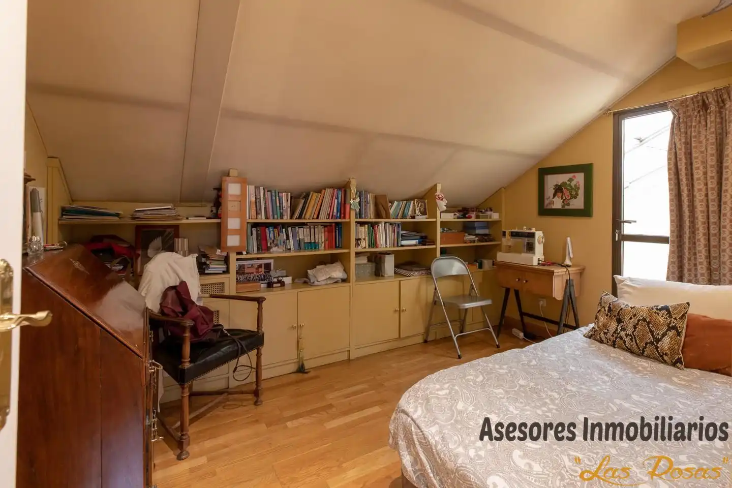 Einfamilien-Reihenhaus zum Verkauf in Madrid mit Klimaanlage, Heizung und Privatgarten