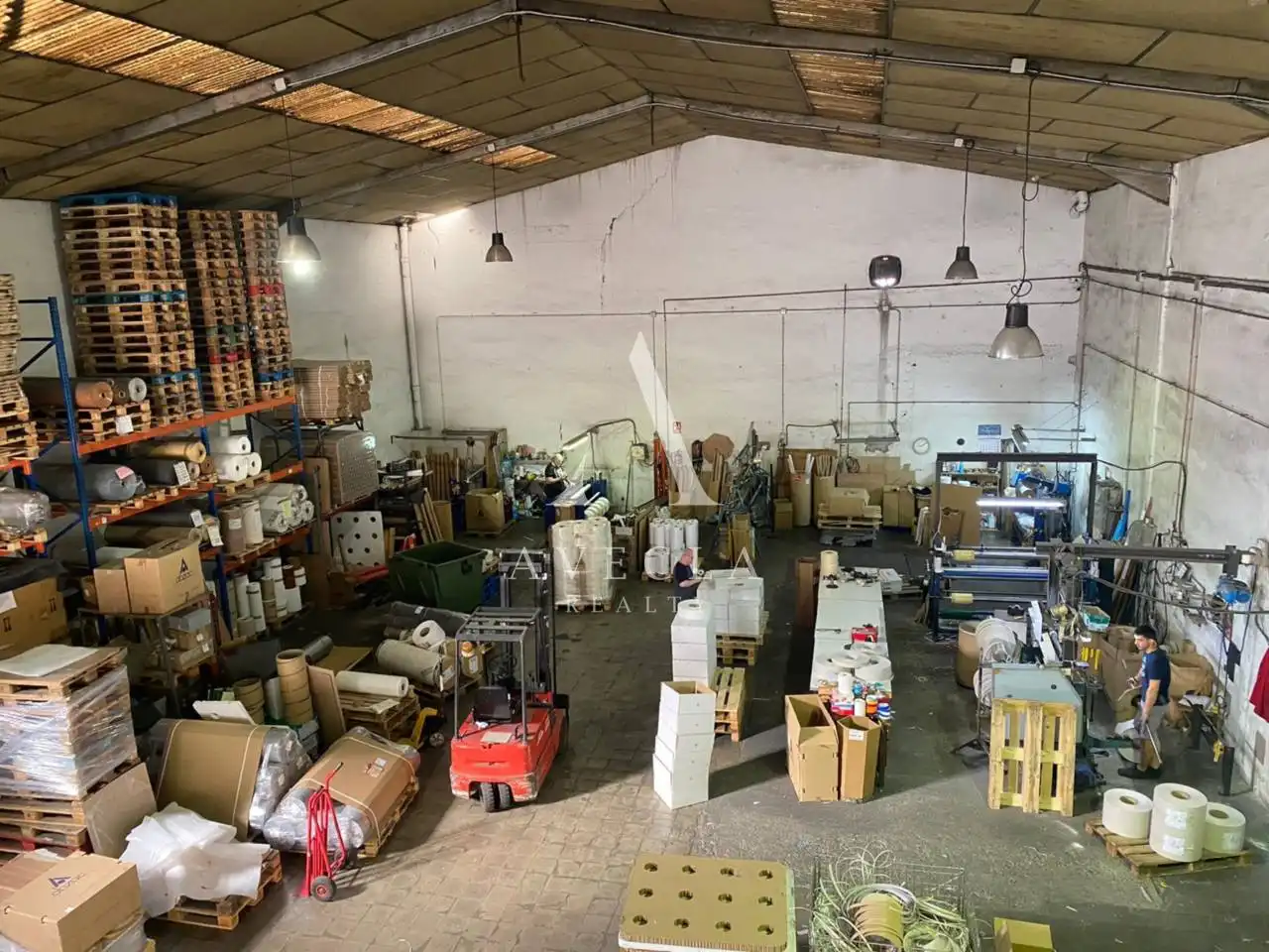 Nau industrial en venda en Ripollet