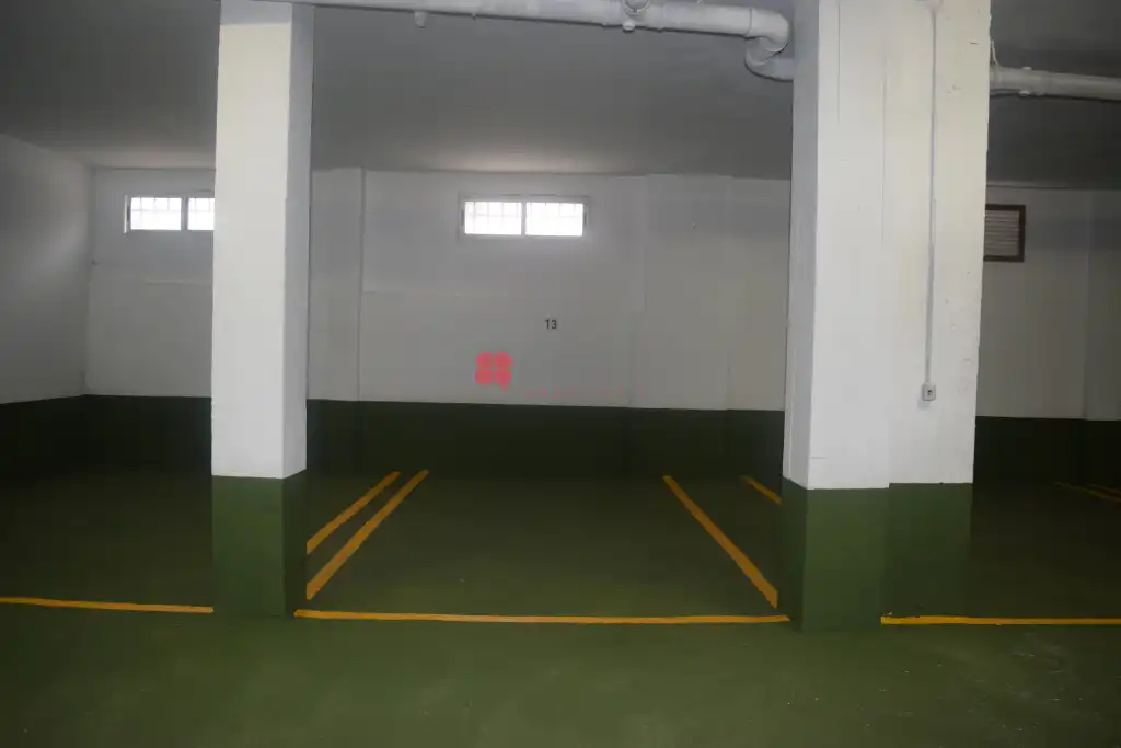 Aparcament de lloguer a Rúa de Manuel Caeiro Quintás, imagen 2