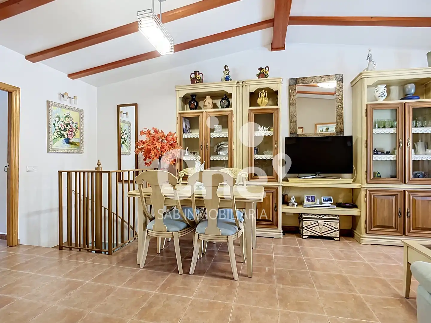 Sala d'estar de Casa adosada en venda en La Pobla de Vallbona amb Aire condicionat, Jardí privat i Terrassa