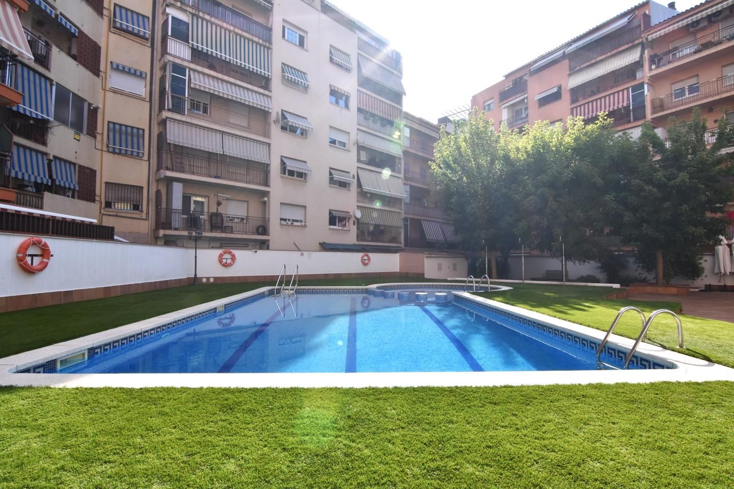 Swimming pool of Flat for sale in Barberà del Vallès  with Air Conditioner, Balcony and Community pool