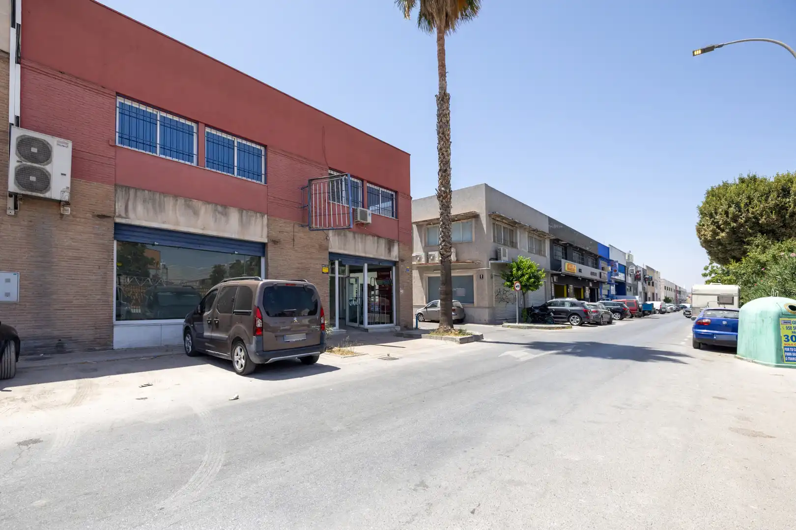 Local comercial de lloguer a Calle Loja, imagen 3