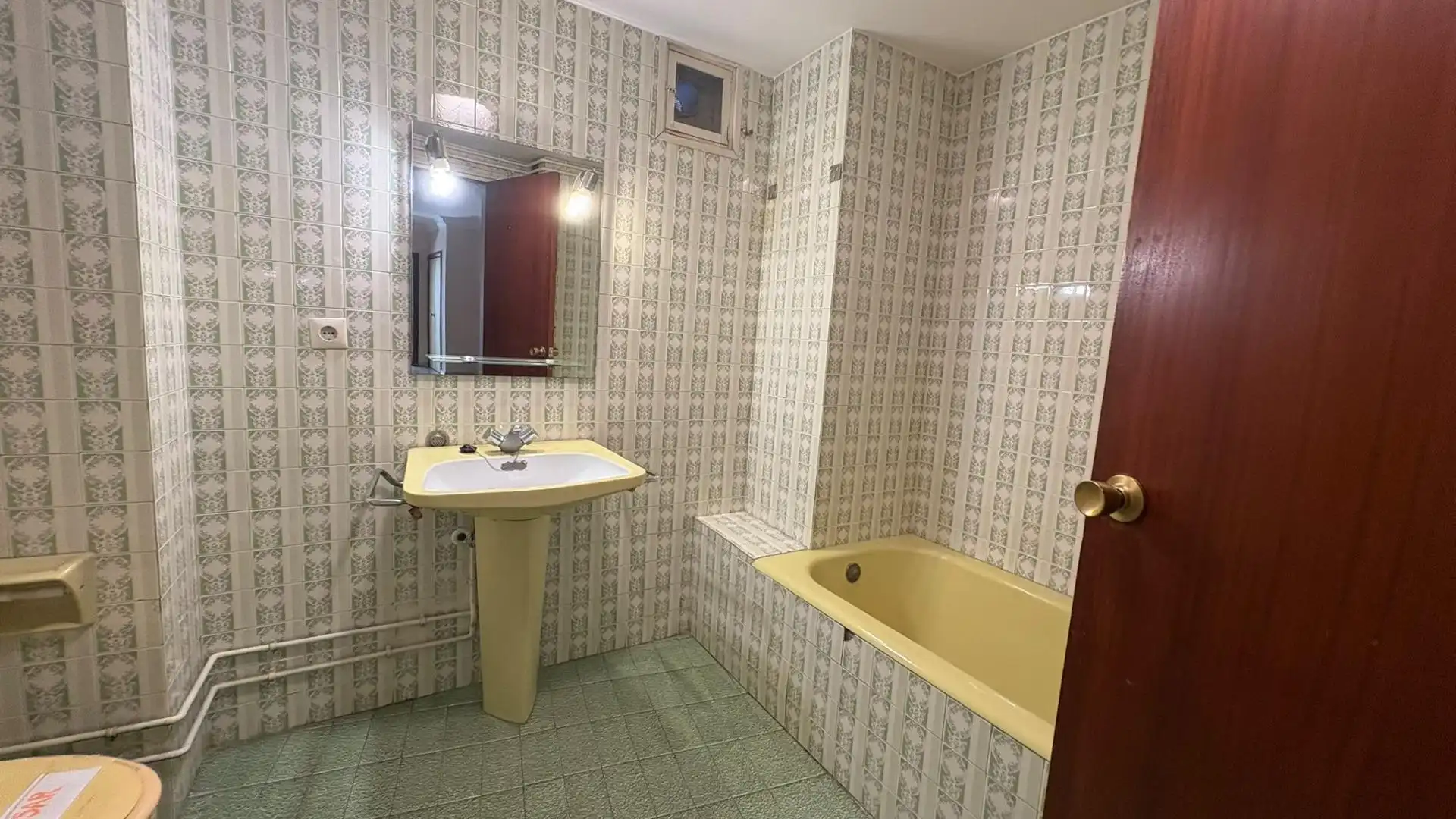 Bathroom of Flat for sale in Málaga  with Terrace and Balcony