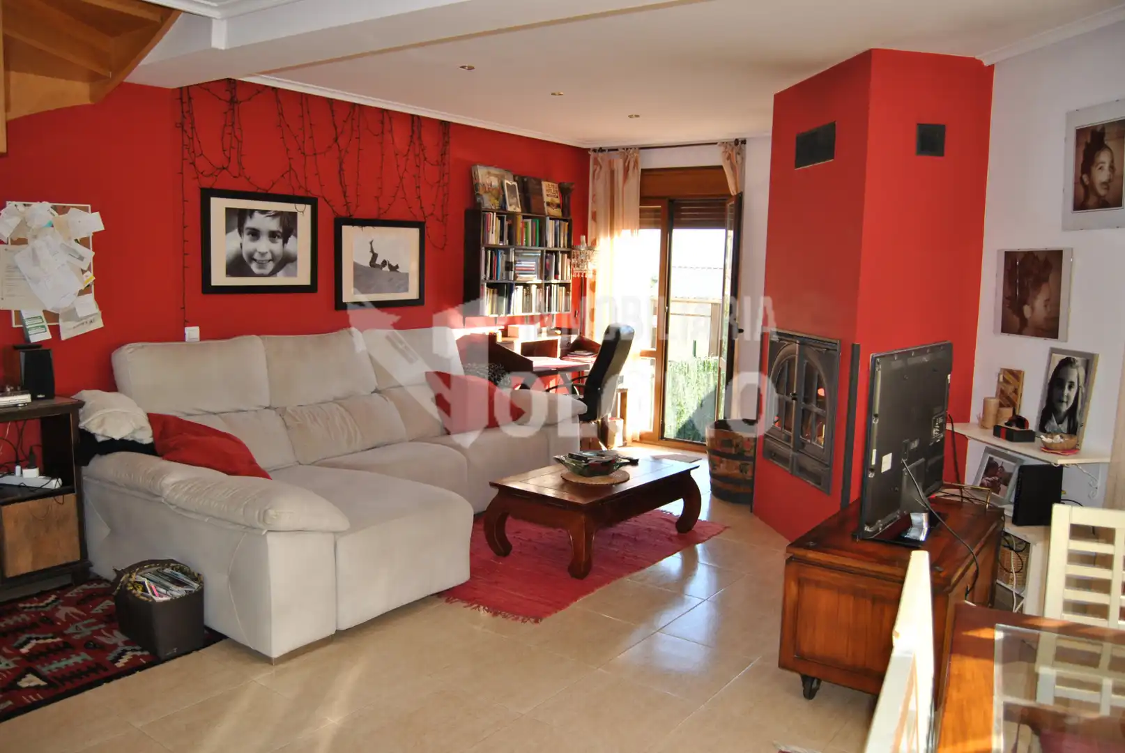 Sala d'estar de Casa adosada en venda en Leza amb Calefacció, Jardí privat i Parquet