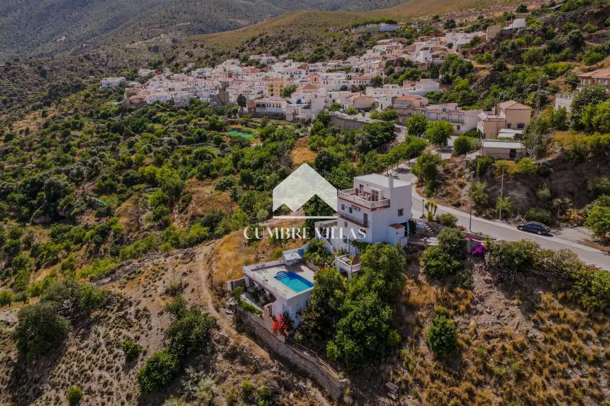Vista exterior de Casa o xalet en venda en Lújar amb Jardí privat, Terrassa i Internet