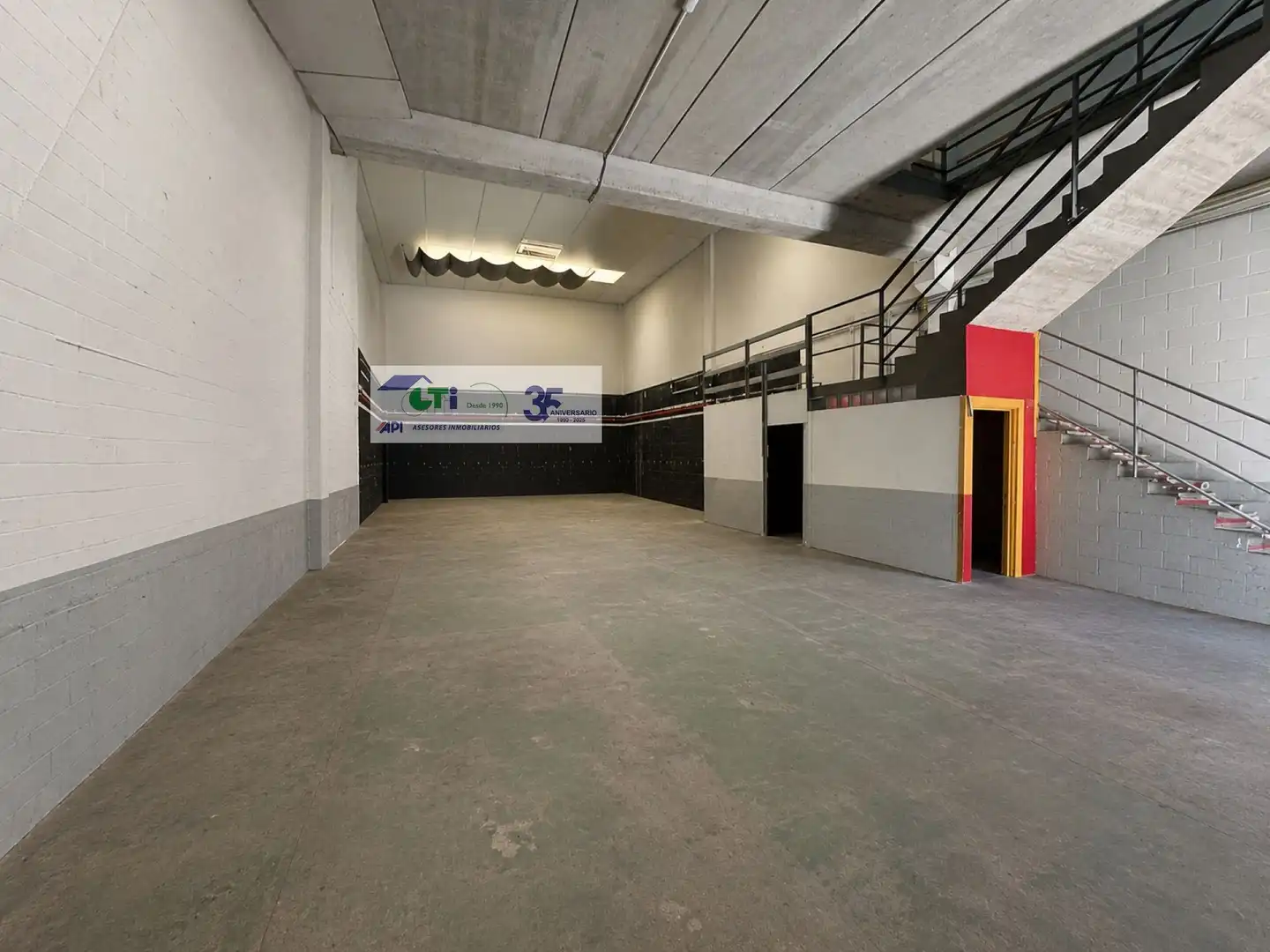 Industrial building for sale in CALLE AJEDREA