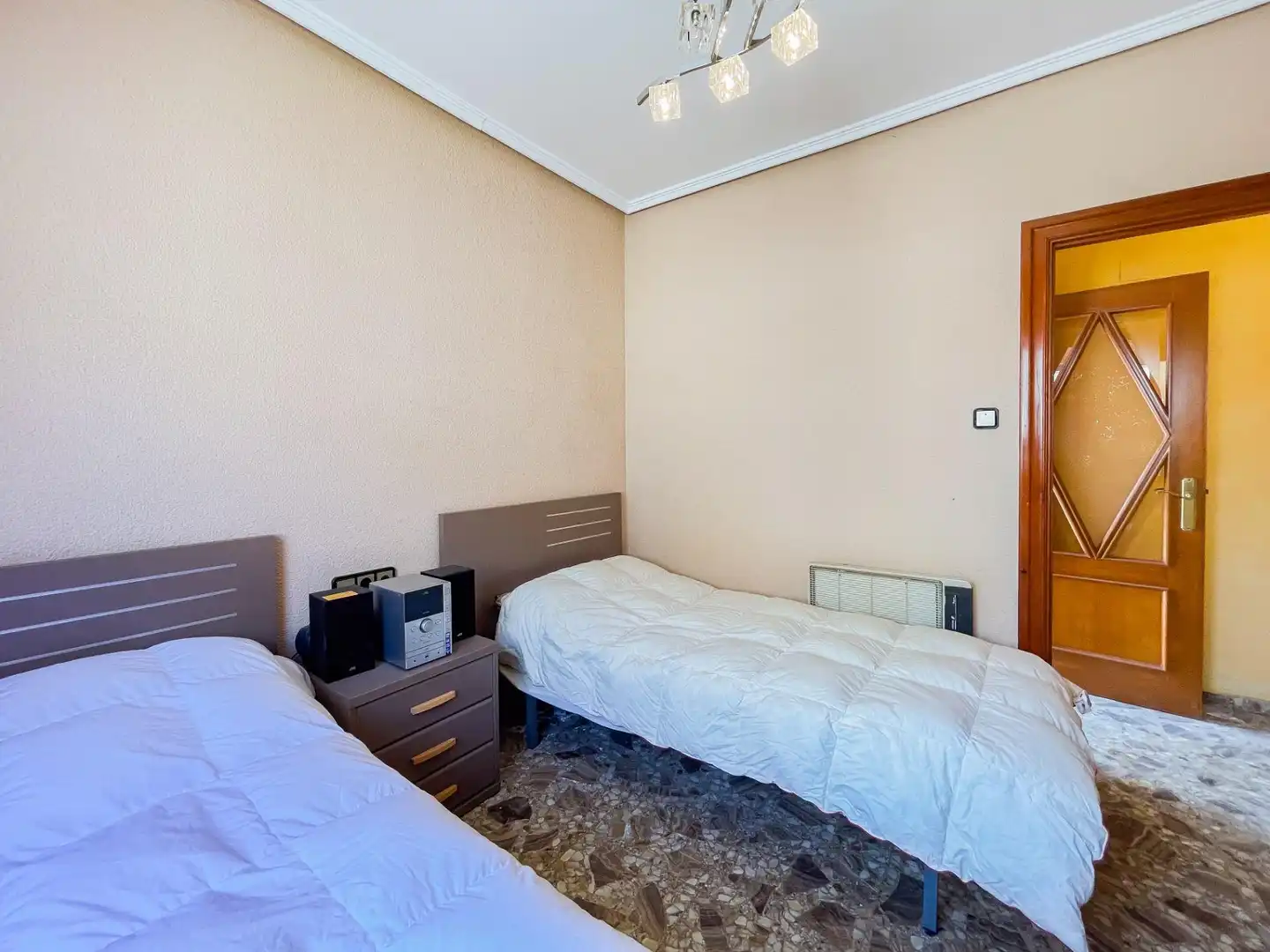 Dormitori de Casa o xalet en venda en Chera amb Calefacció, Terrassa i Traster