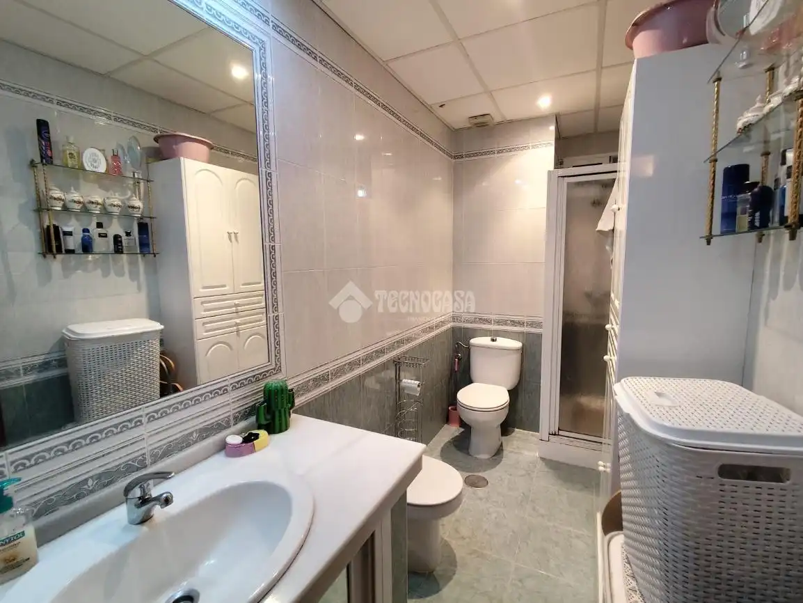 Bathroom of Flat for sale in Córdoba  with Air Conditioner