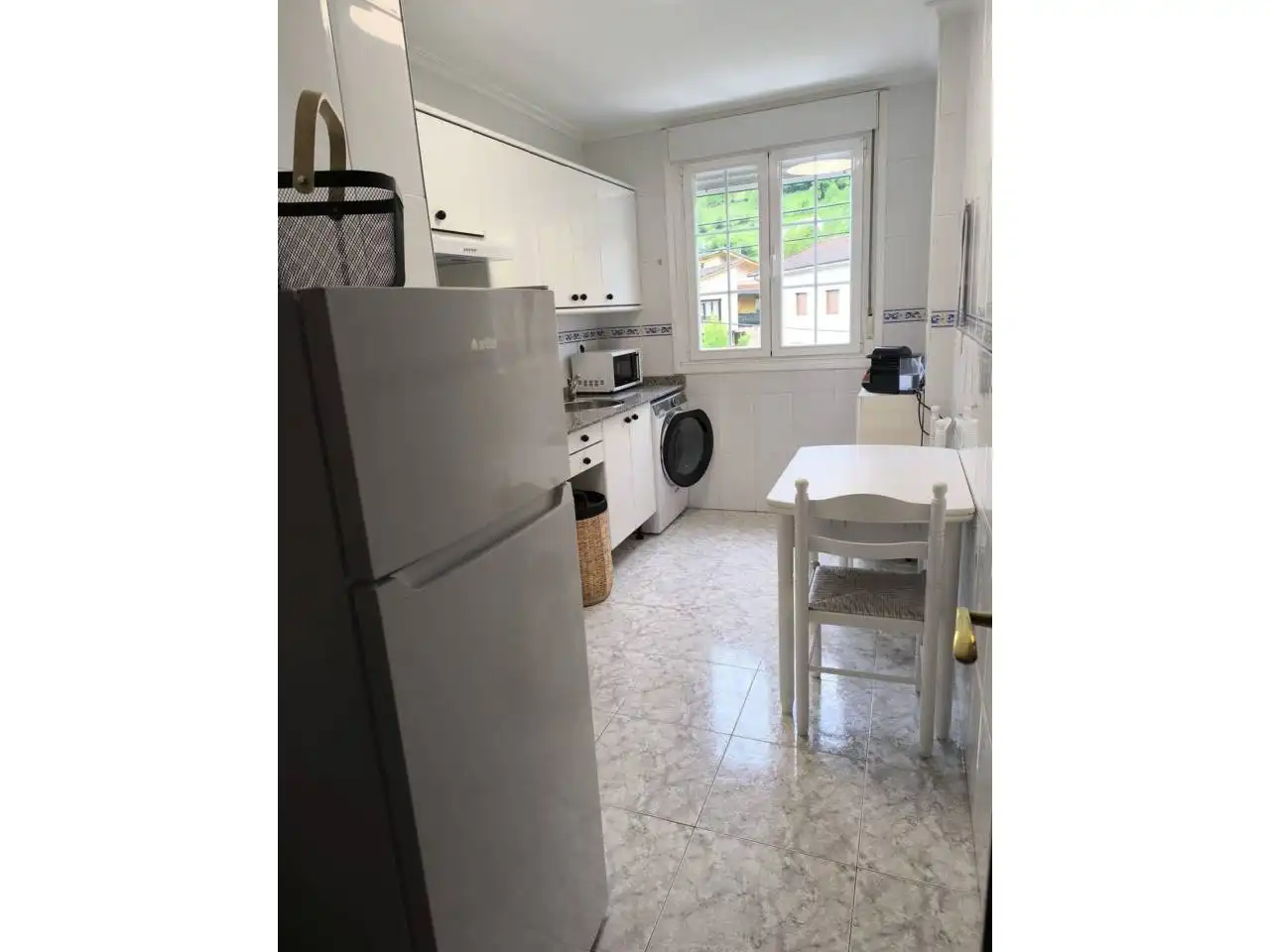 Kitchen of Flat for rent in Aller  with Heating, Parquet flooring and Furnished