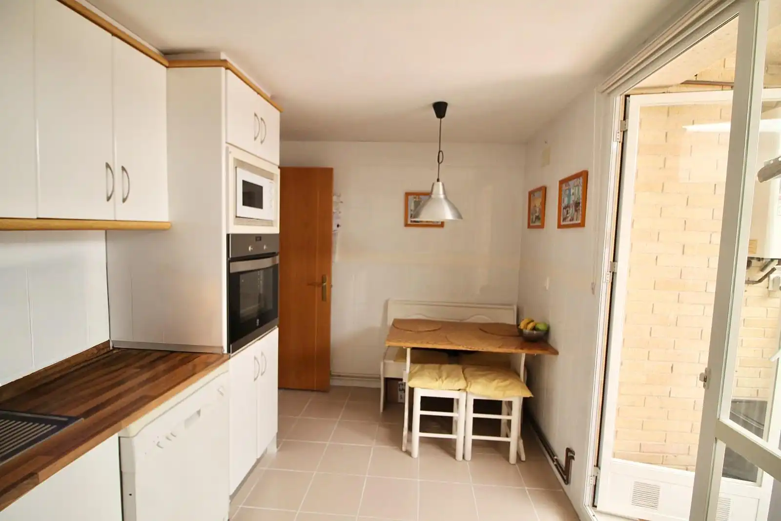 Cocina de Piso en venta en Alicante / Alacant con Calefacción, Jardín privado y Piscina comunitaria