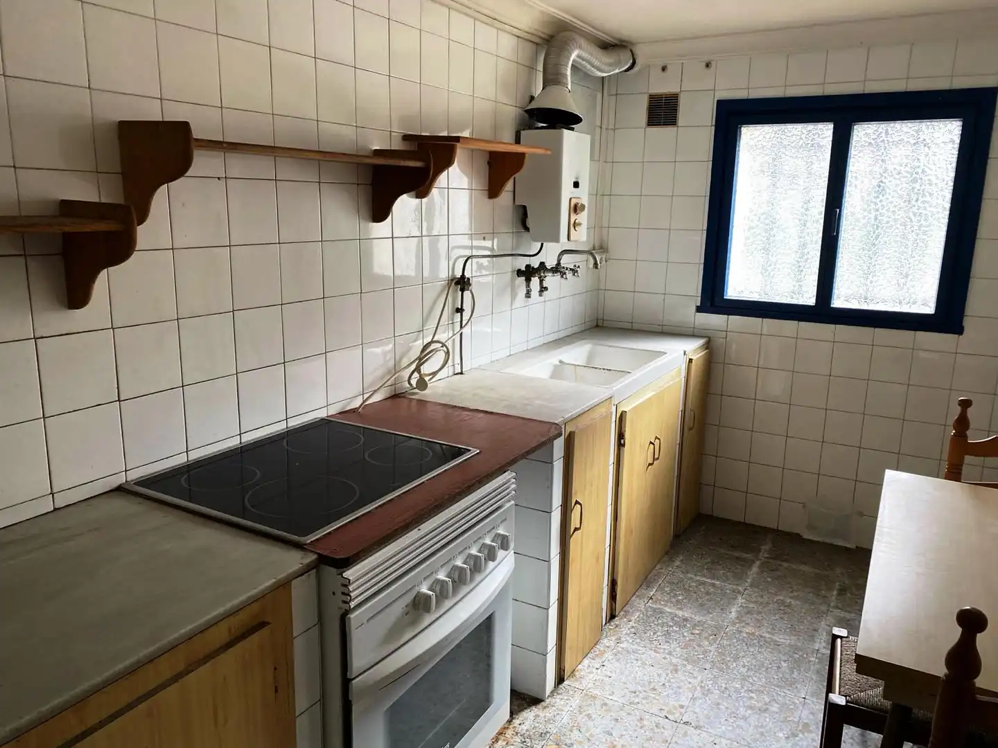 Cocina de Local en venta en Gijón  con Amueblado y Alarma