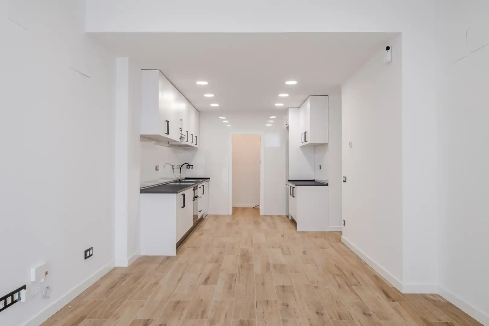Küche von Wohnung zur Miete in Madrid mit Heizung, Ofen und Waschmaschine