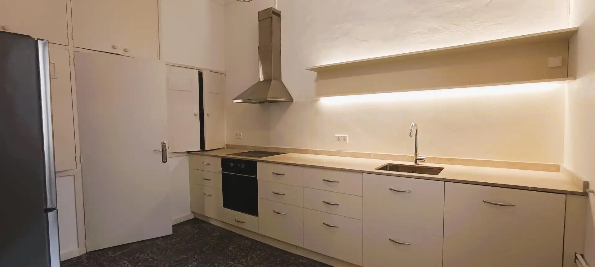 Kitchen of Flat for rent in  Palma de Mallorca  with Air Conditioner and Balcony