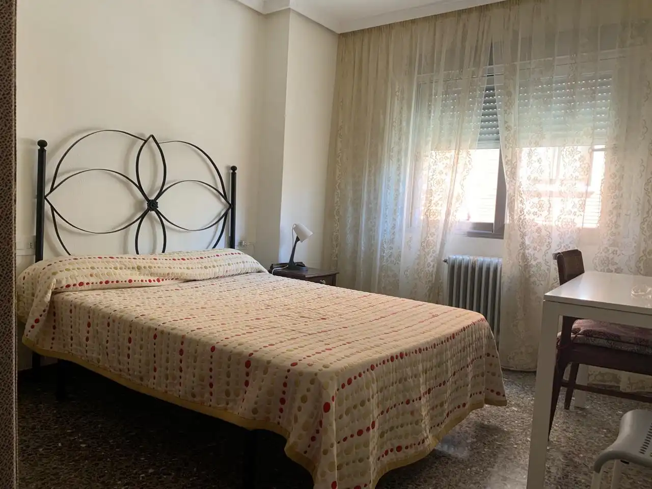 Bedroom of Flat for rent in Cuenca  with Heating, Terrace and Furnished