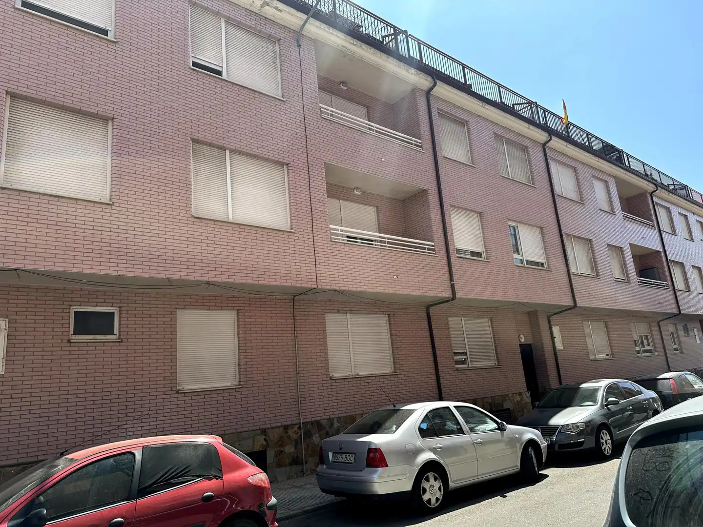 Vista exterior de Apartamento en venta en León Capital  con Calefacción y Terraza