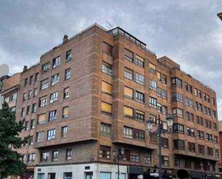 Vista exterior de Pis en venda en Oviedo 