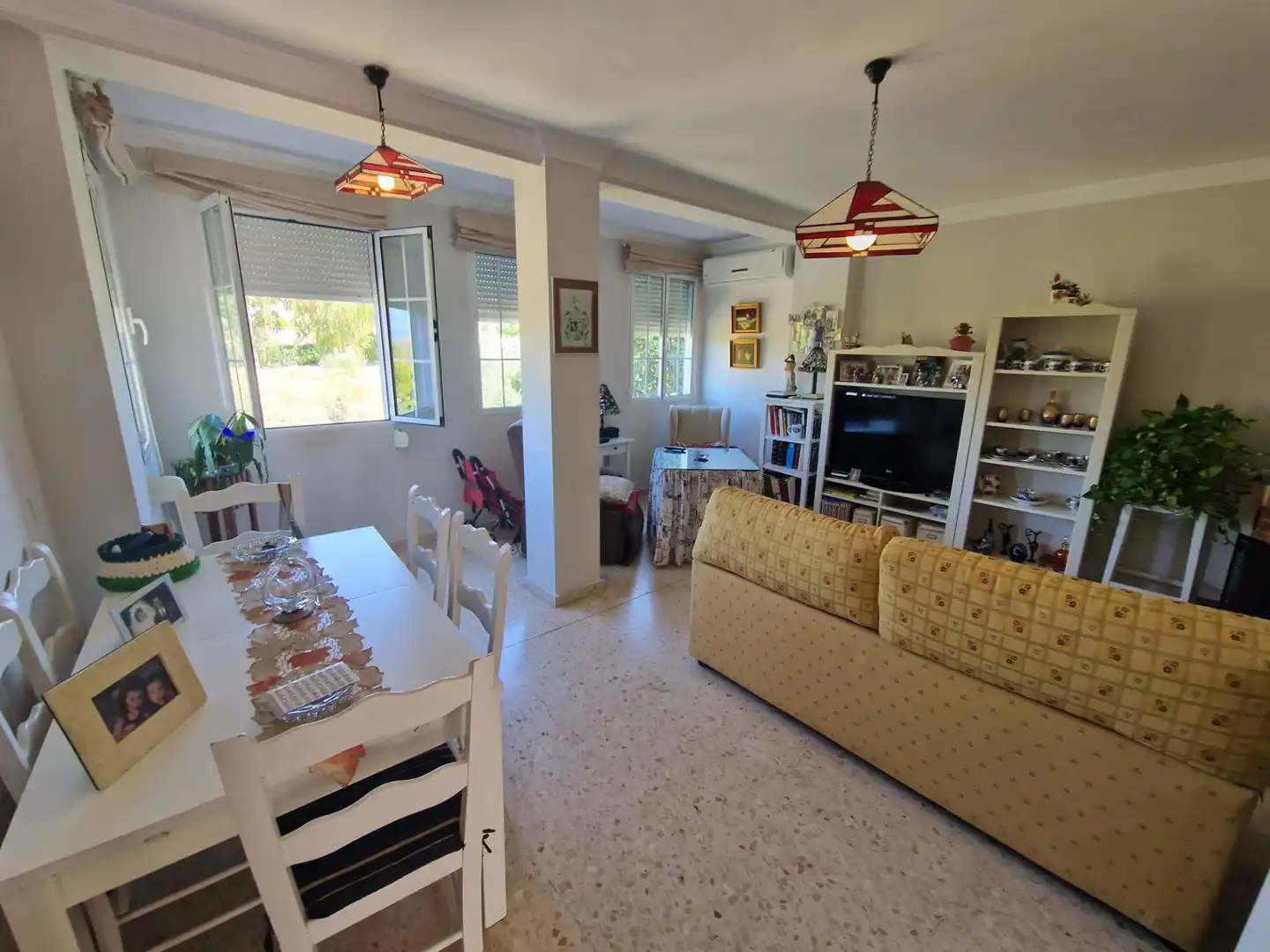 Living room of Houses for sale in Rincón de la Victoria  with Air Conditioner, Heating and Private garden
